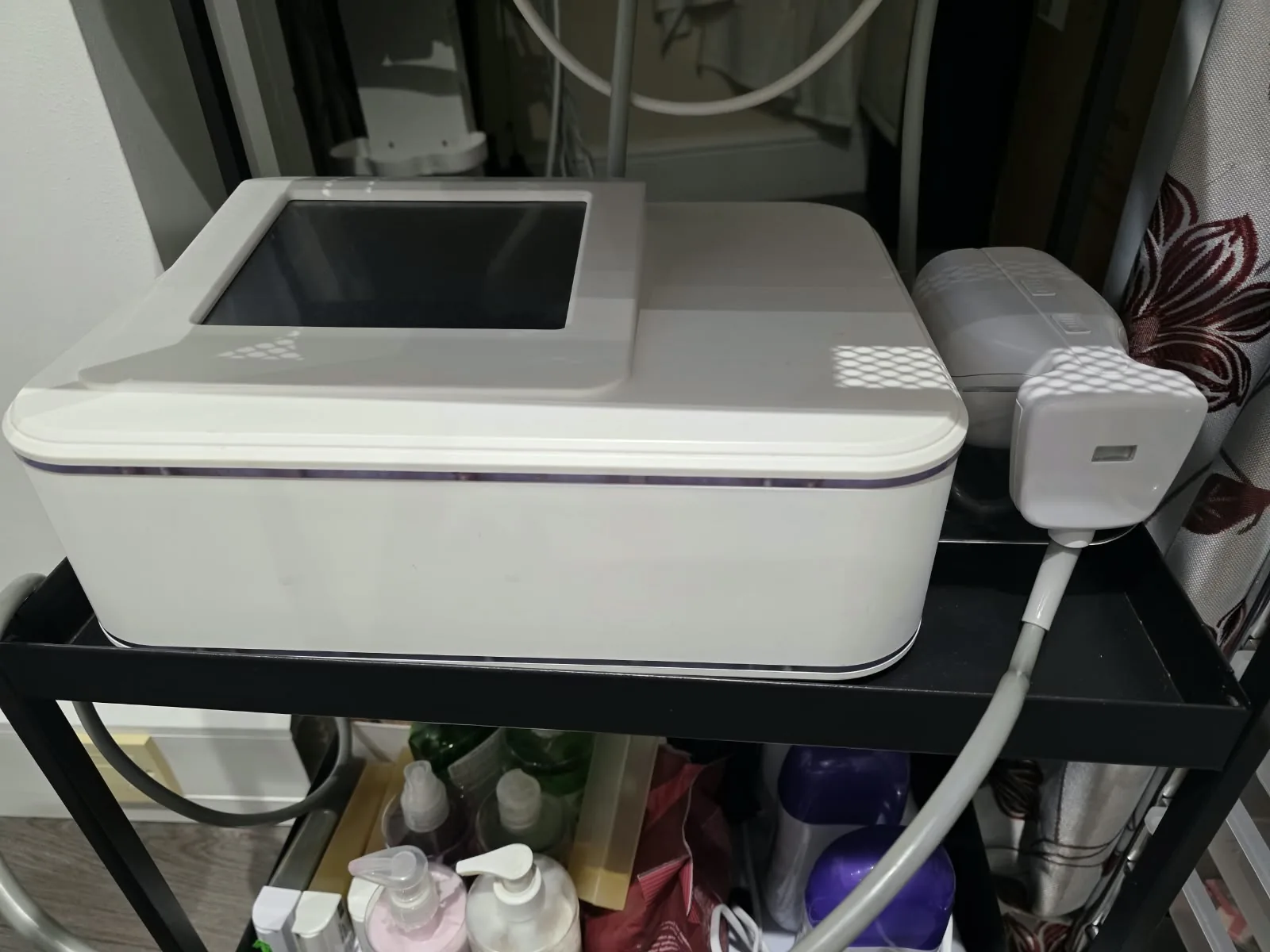 Radio frequency unit with applicator